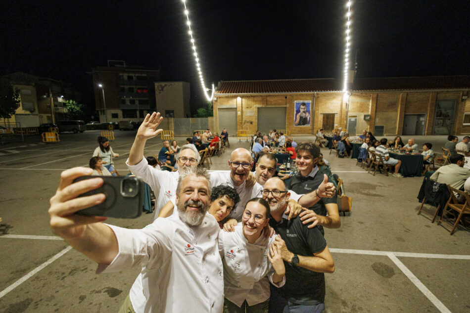 L’Albergínia Blanca del Bages reuneix més de 70 persones en una gran vetllada gastronòmica a Santpedor
